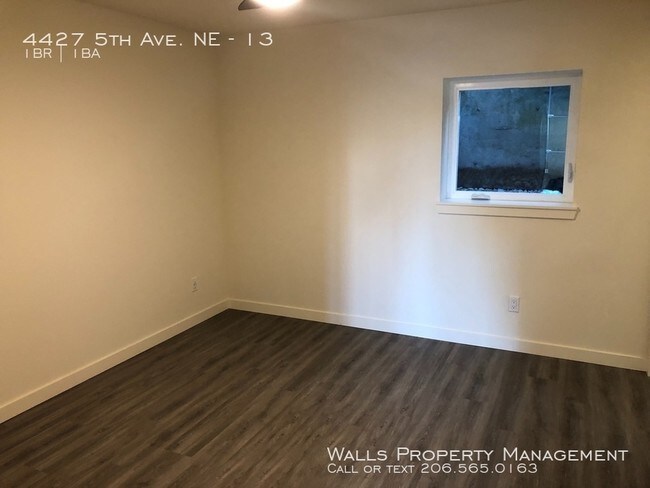 Building Photo - 4427 5th Ave NE
