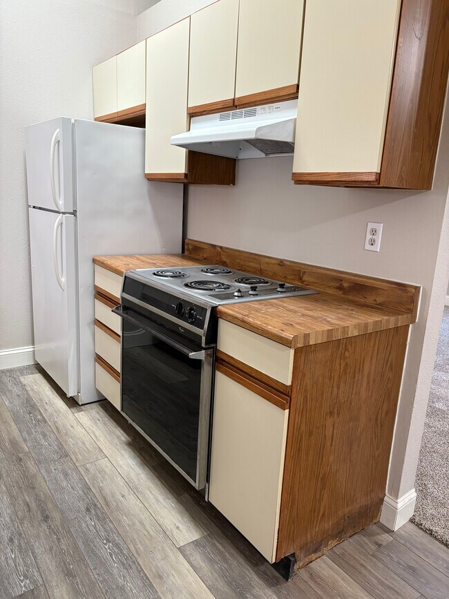 Foto del edificio - 824 Hardy Springs Cir