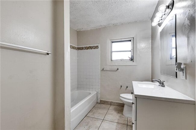 Building Photo - 1745 NW 29th Ln