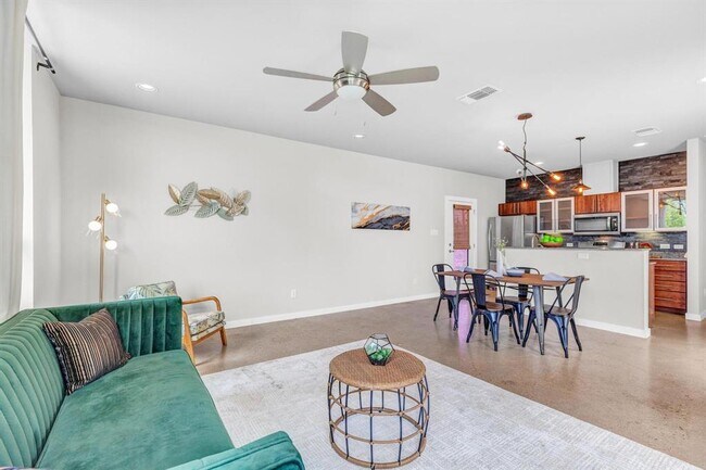 Building Photo - 5325 Sendero Hills Pkwy