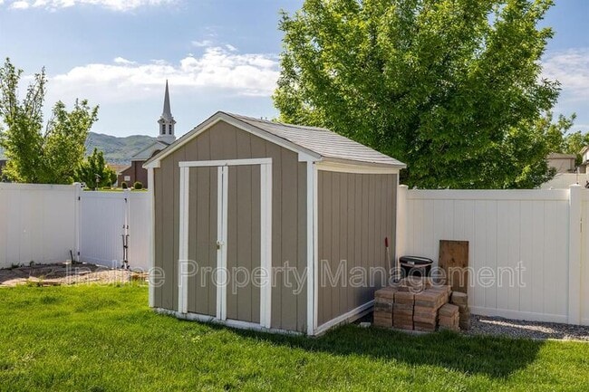 Photo - 702 Durham Dr House