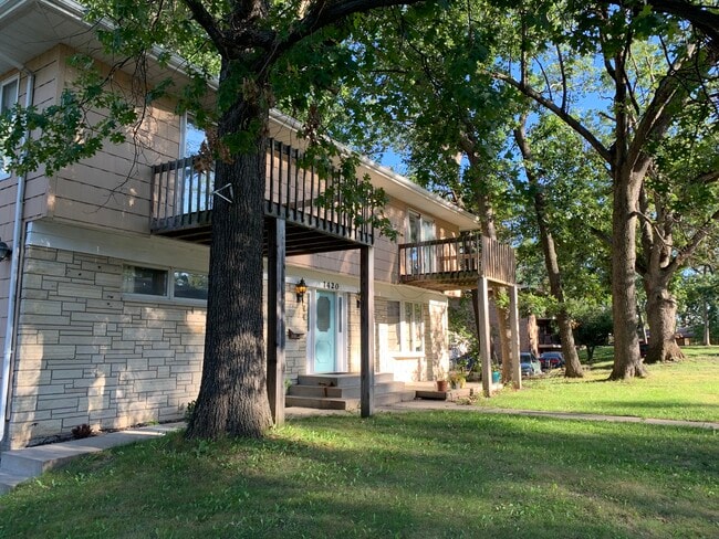Building Photo - 1420 Sierra Dr NE
