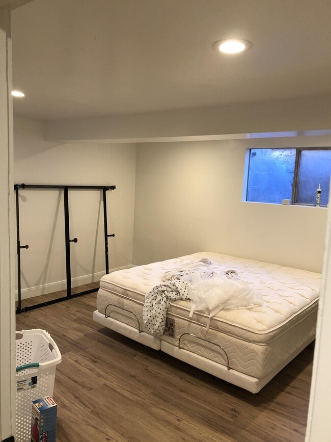 Building Photo - 237 W Main St