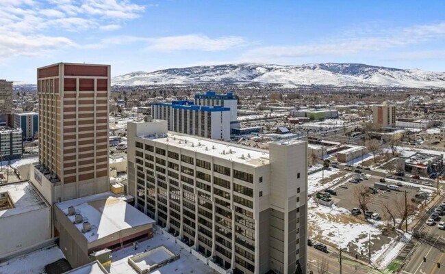 Foto del edificio - Fully Furnished Rental , 90 day minimum , ...