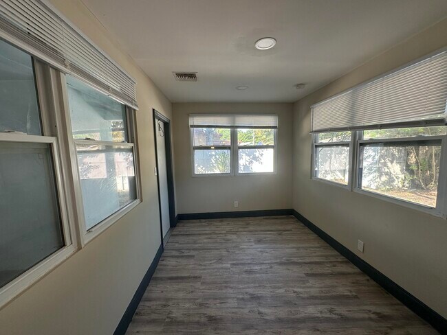 Foto del edificio - 2550 NE 7th Terrace