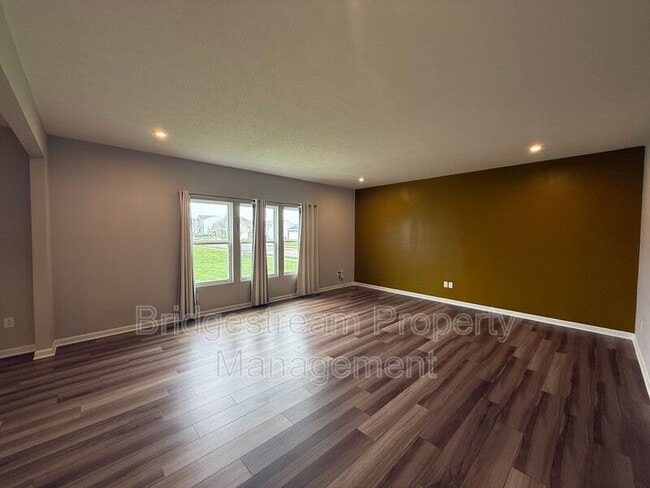 Building Photo - 766 Hunters Run Dr