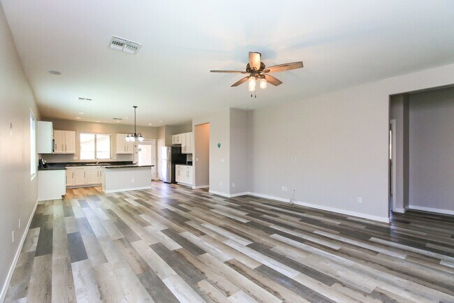Building Photo - 878 W Ayrshire Trail