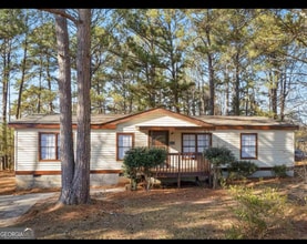 Building Photo - 302 Woodridge Dr