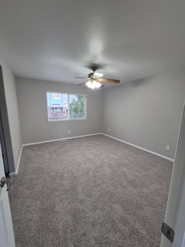 Master Bedroom - 1825 Meadowbrook Pky