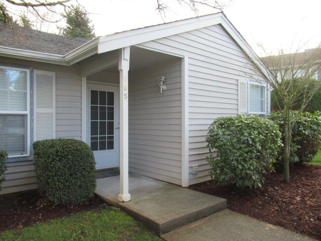 Building Photo - APPROVED APPLICATION-Updated 3 bedroom, 2 bathroom 1 story townhome in Kent's Bridgwater