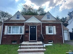 Building Photo - 12-28-28 Fairclough Pl