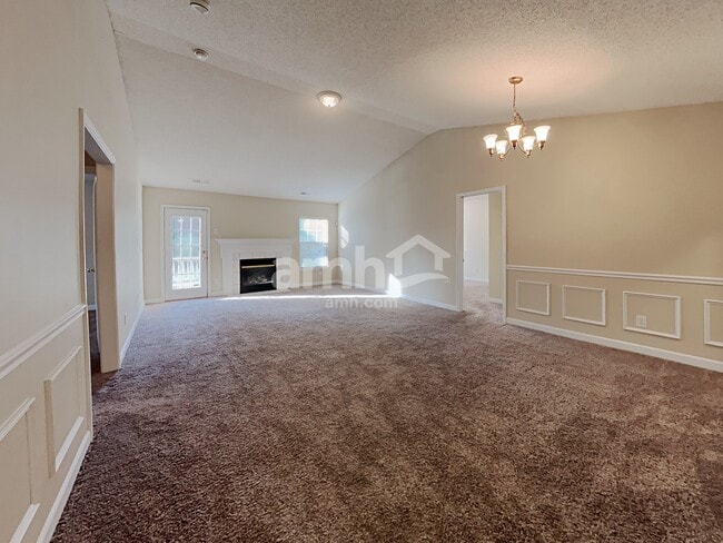 Foto del edificio - 2208 Thorn Crest Dr