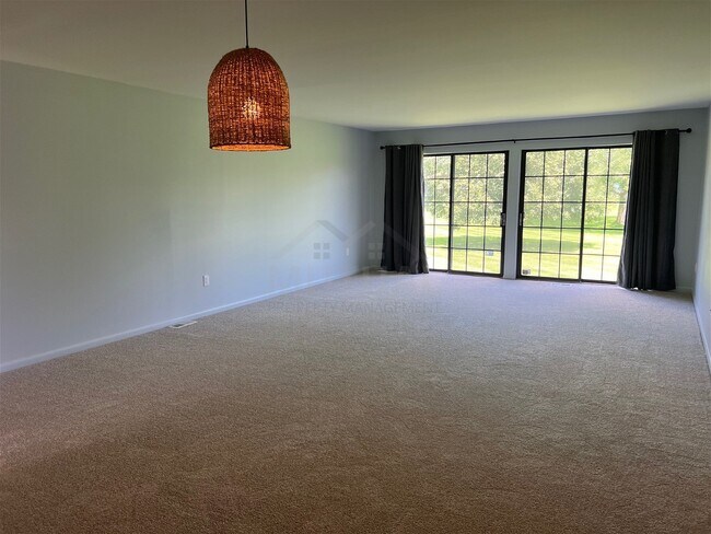 Foto del edificio - 27332 Collingwood Dr
