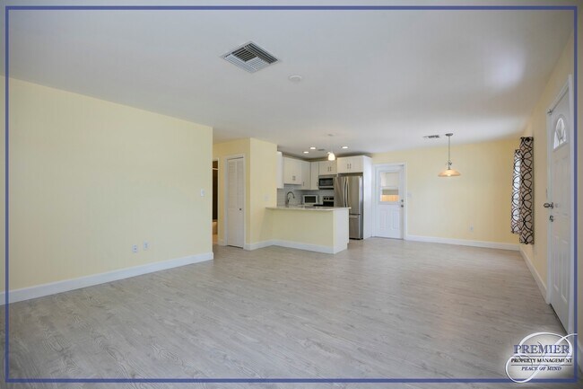 Foto del edificio - ***AMAZING LOCATION***3 BED/2BATH***NO HOA...
