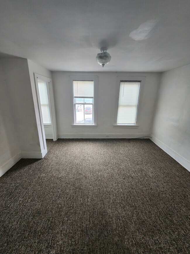 87 King St Unit 1, Dunkirk, NY 14048 Apartments at 87 King St Dunkirk