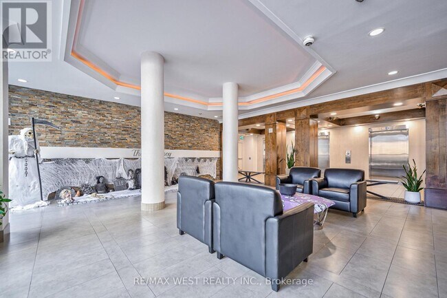 Photo du bâtiment - 250 Webb Dr