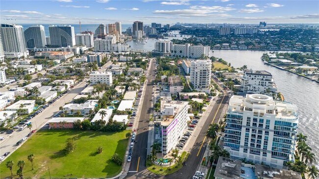 Foto del edificio - 720 Bayshore Dr