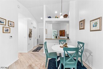 Building Photo - 12181 Summergate Cir