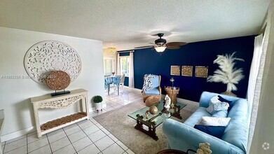 Building Photo - 6804 NW 27th Ct
