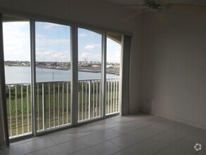 Building Photo - 31 Harbour Isle Dr W