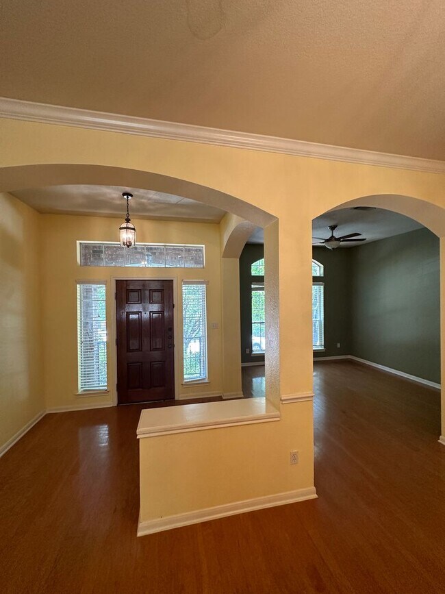 Foto del edificio - Large home in the Steiner Ranch neighborhood