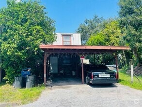 Building Photo - 711 66th Ave W
