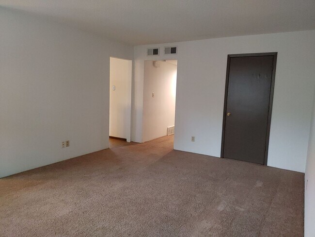 Foto del edificio - 616 Boxwood Dr