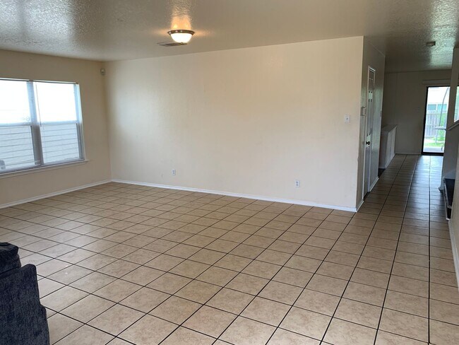 Foto del edificio - *COMING SOON* 4 Bed | 2.5 Bath | Loft | 2-Car Garage | Covered Patio!