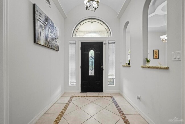 Building Photo - 23 W Arapaho Ave