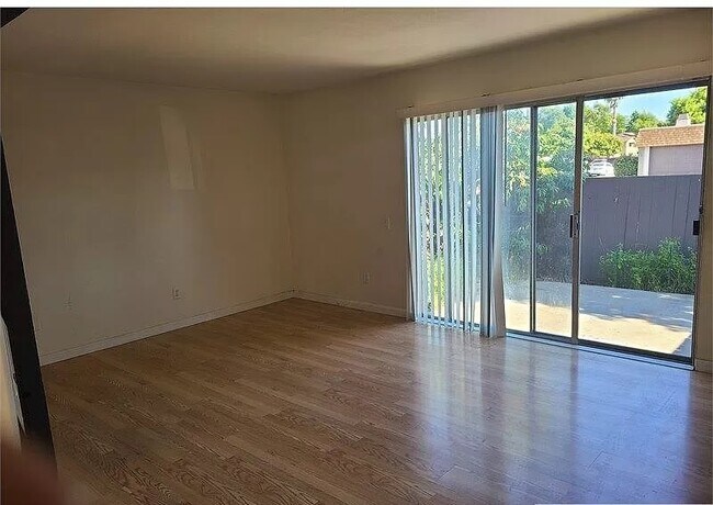 Foto del edificio - 282 Holiday Way