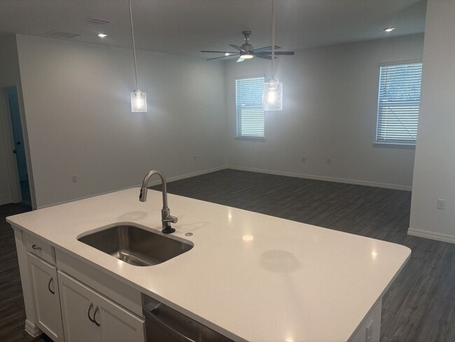 Building Photo - New construction!!