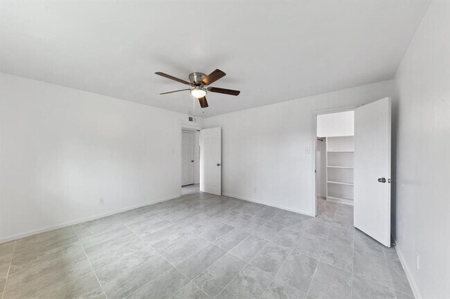 Foto del edificio - 1312 W Adoue St