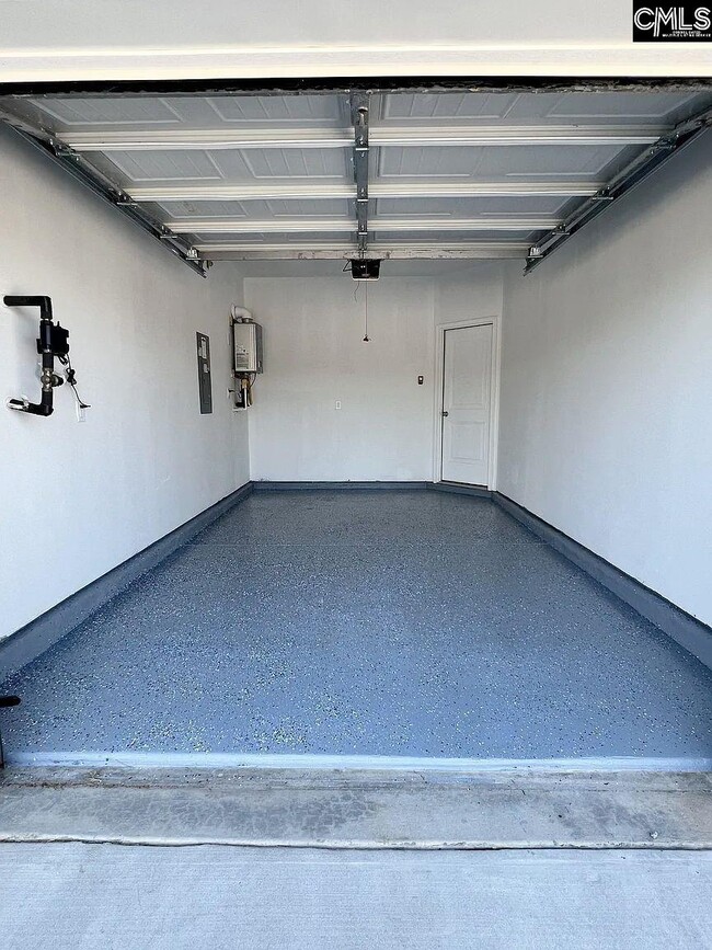 Building Photo - 199 Kitti Wake Dr