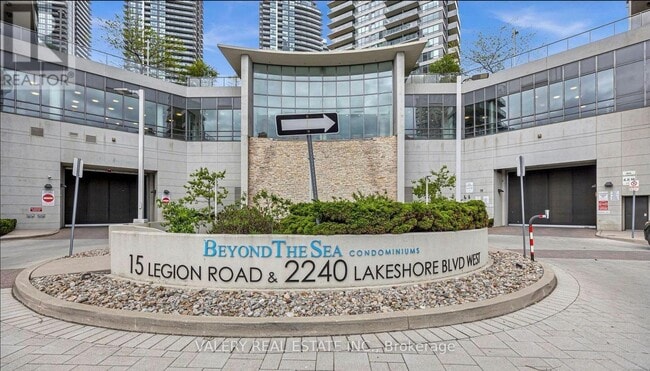 Building Photo - 2240 Lake Shore Blvd W