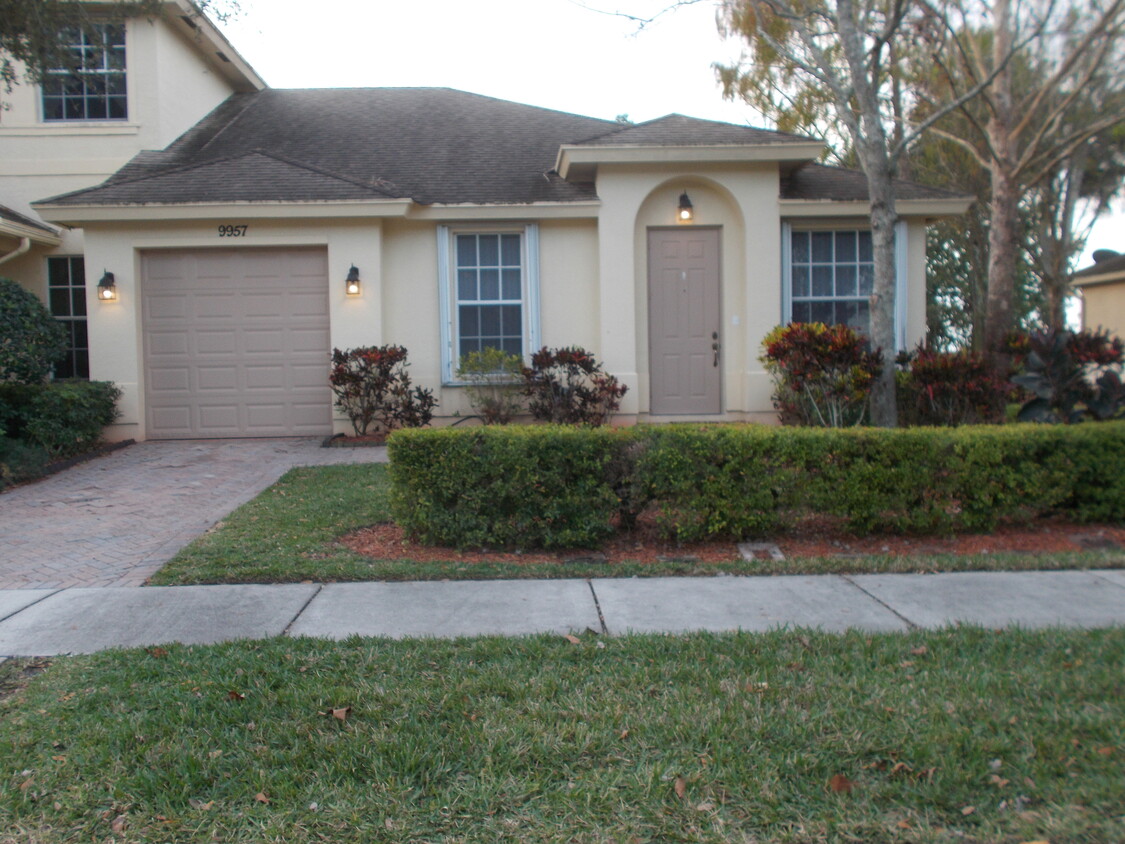 Front of Villa - 9957 E Villa Cir
