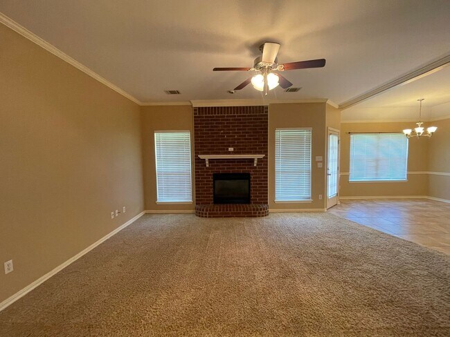Foto del edificio - Beautiful Home Located In North Bossier