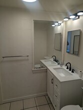 Building Photo - 1244 Woodlawn Ter