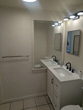 Building Photo - 1244 Woodlawn Ter