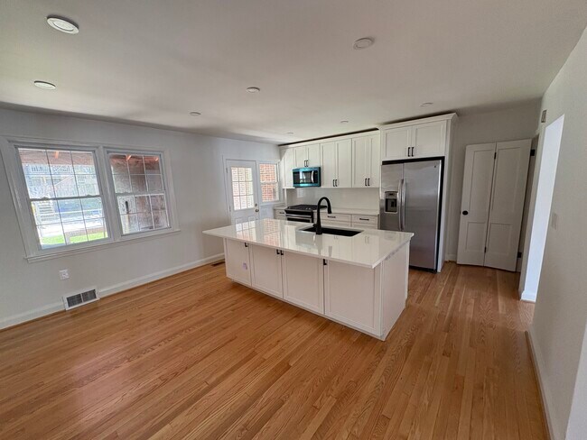 Foto del edificio - 111 Glen Argyle Rd