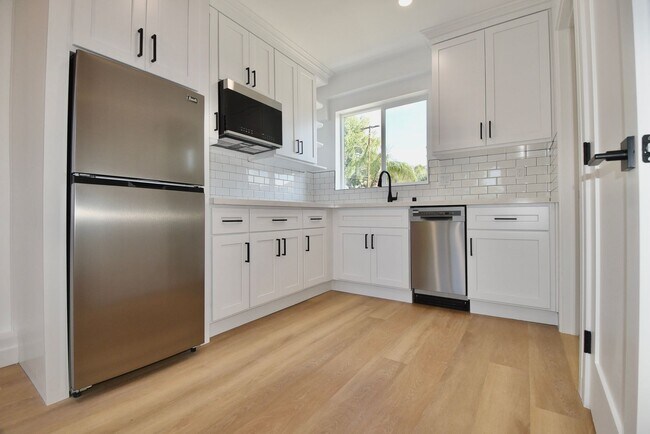 Foto del edificio - 4565 Hazeltine Ave
