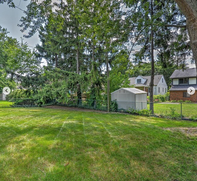 Photo du bâtiment - 4065 Dougall Av