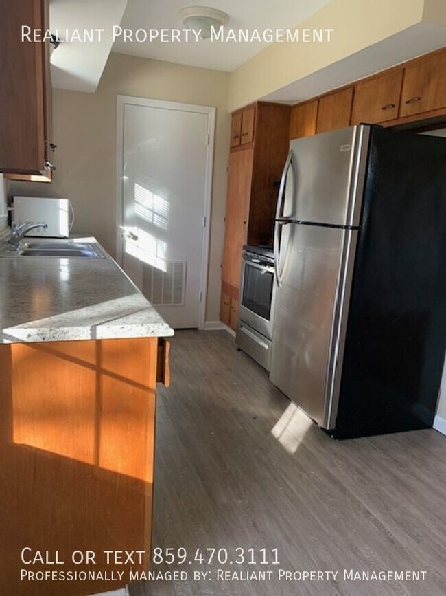 Building Photo - 508 Hickory Hill Dr