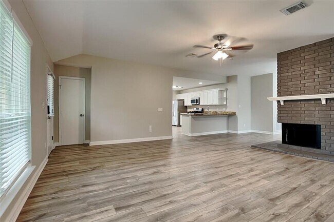 Foto del edificio - 3912 Ashwood Dr