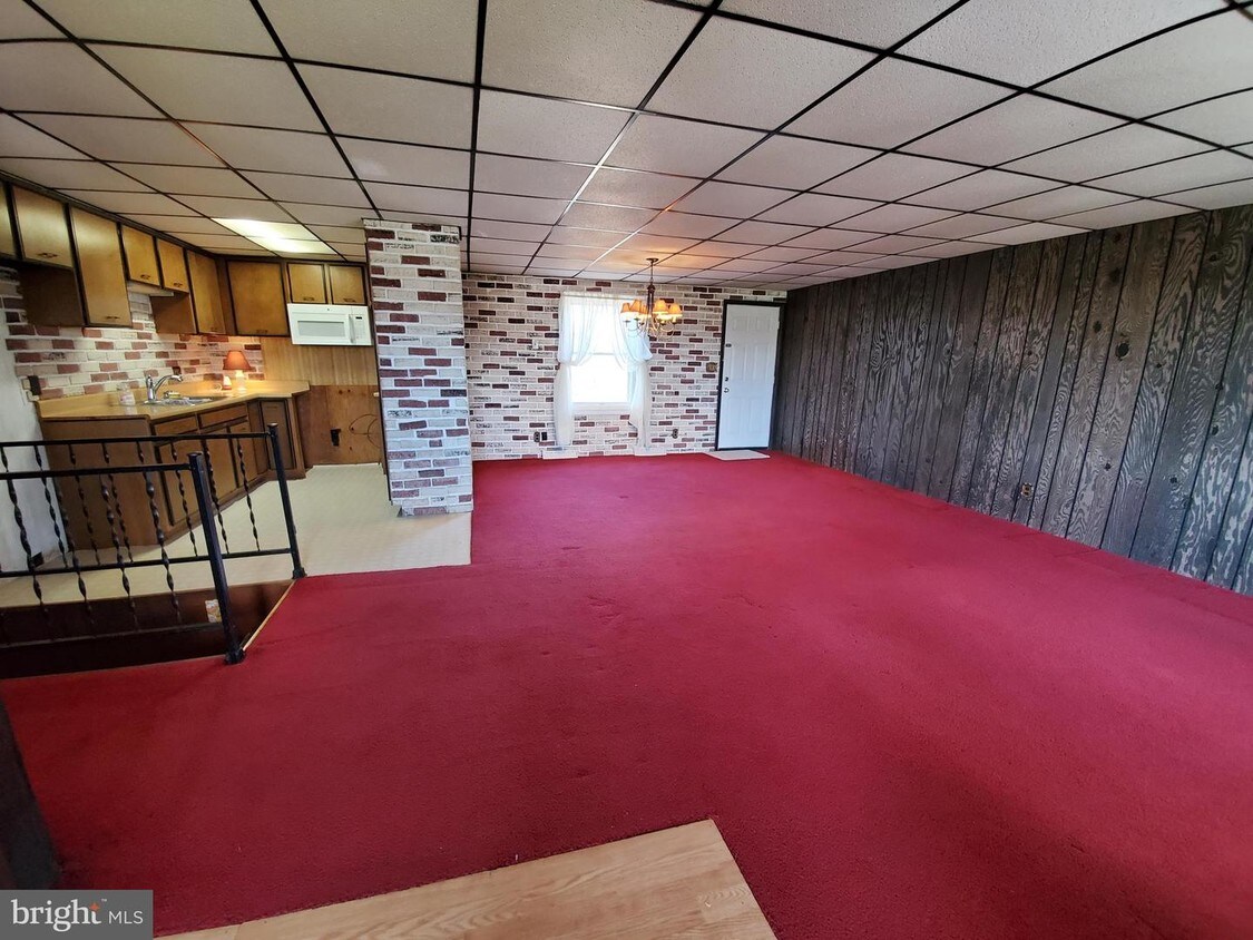 Primary Photo - 460 Cedar Rd