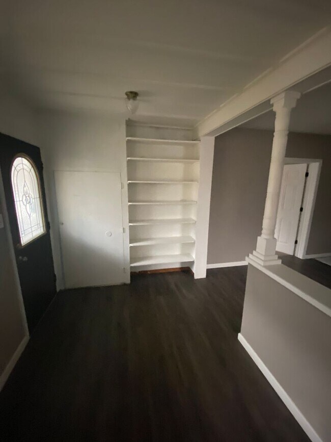 Foto del edificio - 2228 N Concord Ave