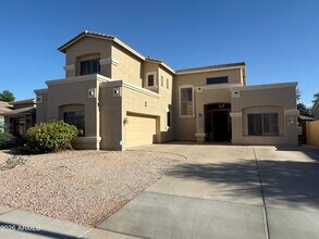 Building Photo - 757 W Aloe Pl