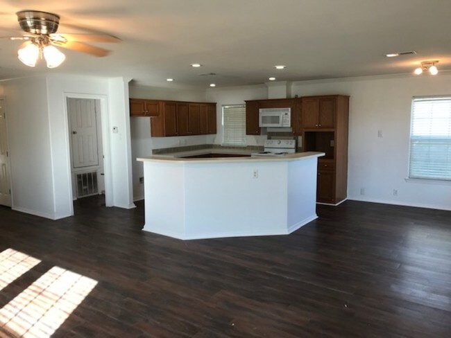 Building Photo - 201 Stoneburg Dr