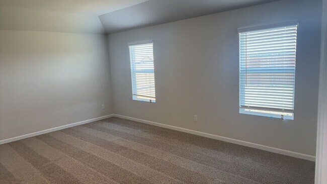 Building Photo - Brand New 4 Bedroom 2 Bath Home in Yukon S...