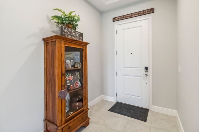 Foto del edificio - For Rent: Immaculate 3 Bed, 3 Bath + Flex ...