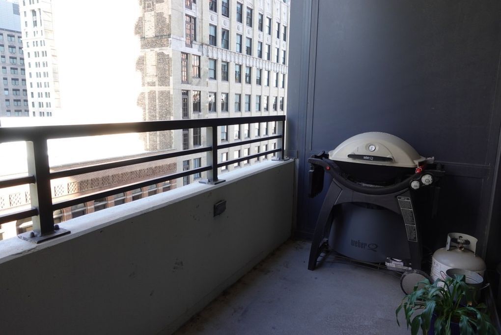 Foto principal - 235 W Van Buren St